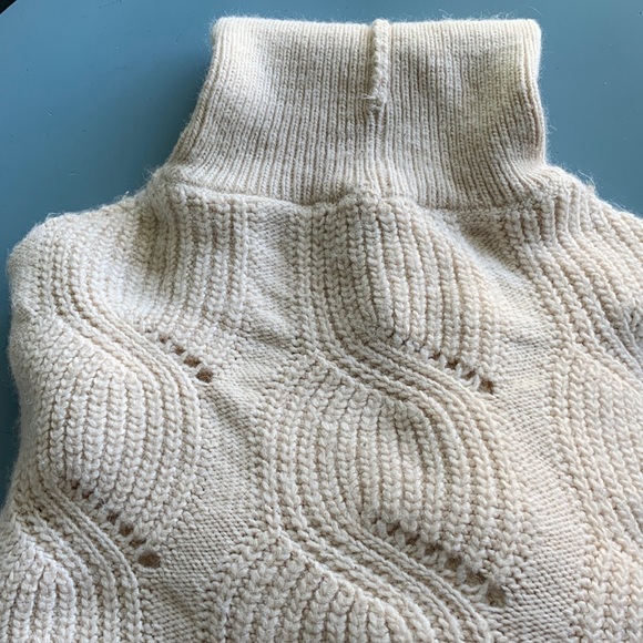 WHITE TURTLENECK SWEATER - Picture 2 of 8